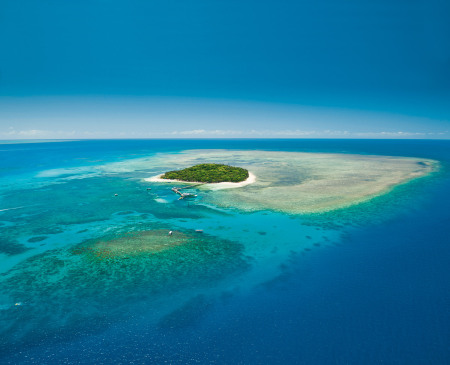 Tiket kapal pulang pergi Big Cat ke Pulau Hijau Great Barrier Reef Cairns + 5 jam waktu bebas