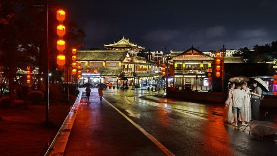 贛州古城牆+鬱孤台公園+八鏡台【蔣經國故居/古浮橋/福壽溝/魏家大院/通天岩等市區景點（可定制）】
