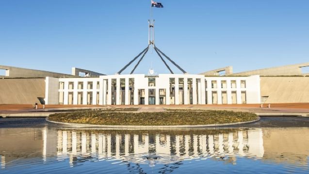 Lawatan sehari dari Sydney ke Kilang Duit Canberra + Bangunan Parlimen Baru + Tasik Griffin termasuk makan