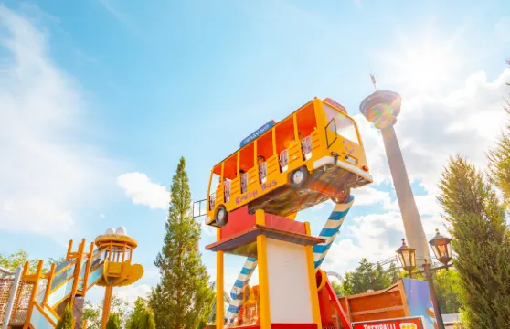 一日遊（Särkänniemi遊樂園 + Tampere Cathedral + 間諜博物館）