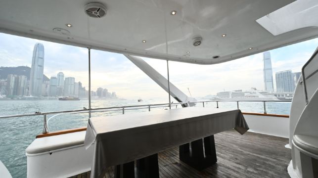 香港特色觀光船維多利亞港夜遊 (90尺超大遊艇)