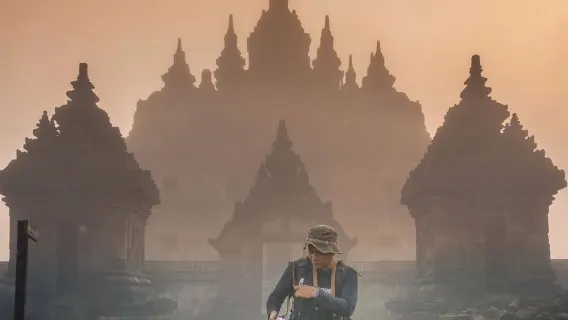 Yogyakarta Borobudur one-day tour Local Pickup/Prambanan/Temple/Merapi Volcano/ Airport Transfers