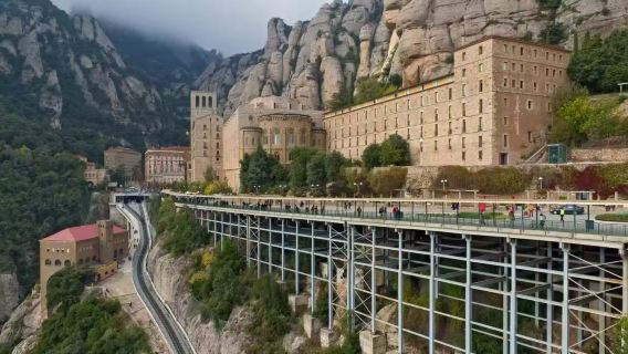 ทัวร์ 1 วัน ไปอารามมอนต์เซอร์รัตและมหาวิหารเกโรนาในสเปน (กลุ่มเล็กพิเศษ)