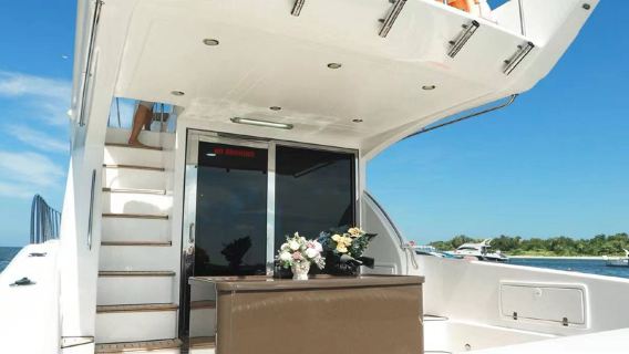 Bali Private Charter - 25-Seat Luxury Yacht "Oscar" 1-Day Tour to Penida Island & Nusa Lembongan