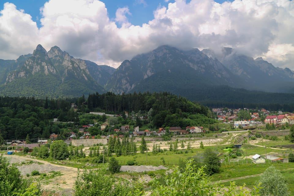 Brașov: Bran, Râșnov, and Peleș Castles Tour with Guide