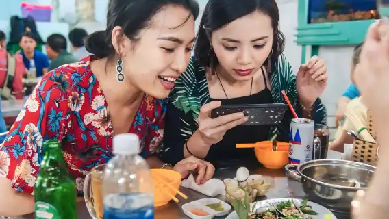 ホーチミン|ストリートフード&スクーターツアー|女性ライダー選択可