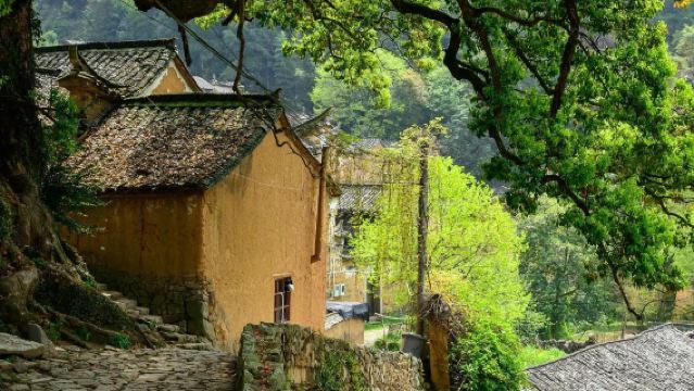 Zhejiang Lishui Gold Mine National Mining Park + Shuangtong Mountain + Songyang Old Town Day Tour with Chinese and English Services