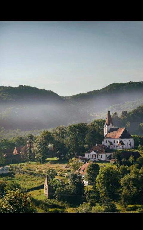 Rumania & Tur Istana Peles + Perjalanan Satu Hari di Dataran Tinggi Transilvania