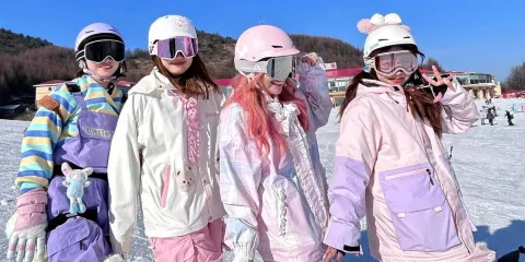 亞布力新體委滑雪場+中國雪鄉+雪鄉十里冰雪畫廊一日遊8人純玩團
