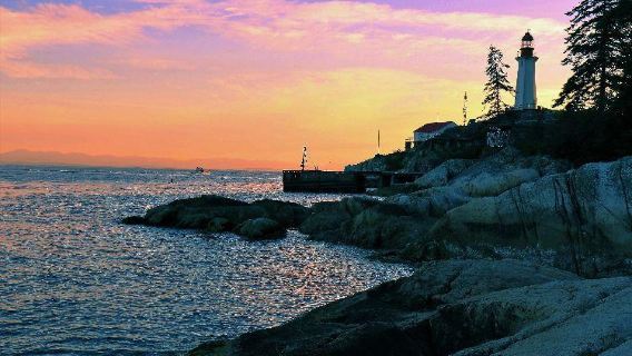 Lions Gate Bridge + Stanley Park + Lighthouse Park | West Vancouver Day Tour