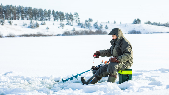 Rovaniemi Departure Lapland Forest Snow Walk + Ice Fishing + Grilled Salmon on Snow Half-Day Tour
