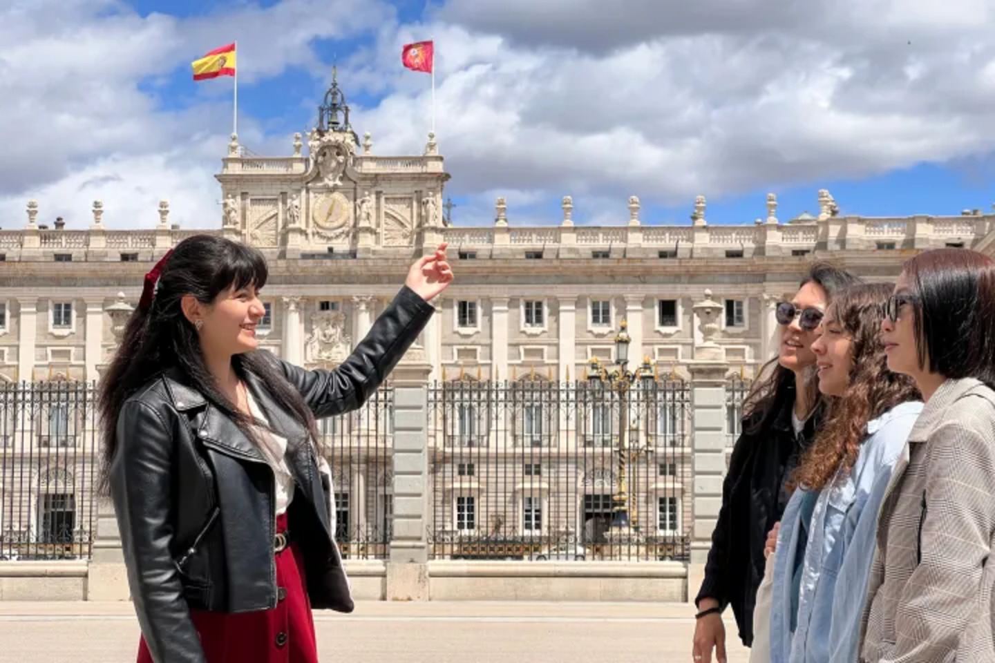 Excursion d'une demi-journée au Palais royal de Madrid et à la vieille ville en Espagne|Inclut le billet d'entrée avec réservation|Guide touristique en chinois, anglais, japonais et coréen disponible