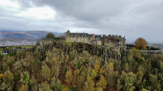 เอดินบะระ: ทริปเที่ยวแบบไปเช้าเย็นกลับที่เคลปีส์ ปราสาทสเตอร์ลิง และทะเลสาบโลคโลมอนด์