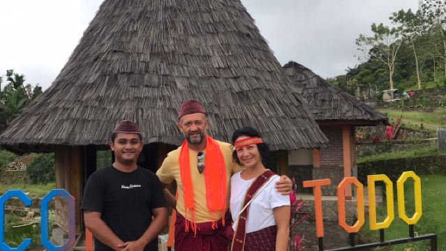 Flores: Tour with Kelimutu Lake & Bena villages