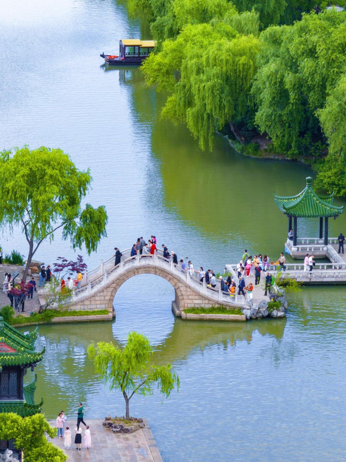 [Foreign Guests Welcome] Full-Day English/Chinese Guide to Yangzhou's Slender West Lake, Daming Temple, Dongguan Street, and Geyuan Garden