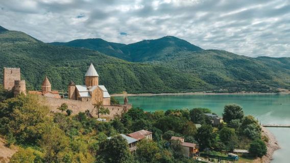 第比利斯-古多里滑雪場+阿娜努日要塞一日遊