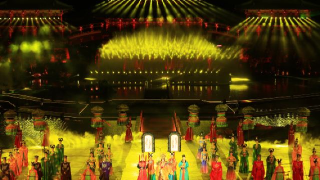 Luoyang "Phönix-Tanz in der Kaiserstadt" Live-Aufführung: Goldene Paläste am Luo-Fluss, prächtige Tang-Dynastie in Dunst und Glanz