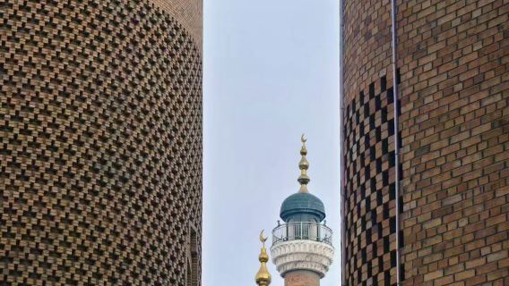 Urumqi, Xinjiang: pemandu wisata pendamping | penjelasan objek wisata | pengaturan perjalanan | penerimaan lokal | penyesuaian | sewa kendaraan pribadi