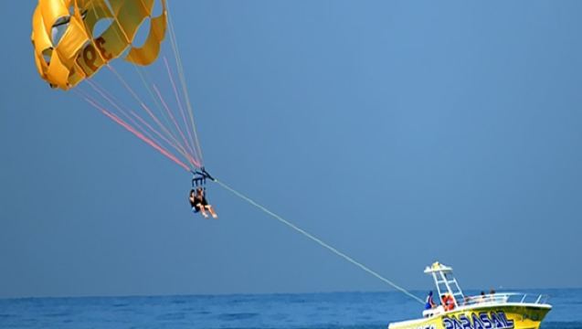 Sharm-el-Sheikh parasailervaring "Echt plezier. Echt avontuur"