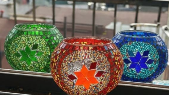 Workshop zur Herstellung eines türkischen Mosaik-LED-Kerzenhalters in Istanbul