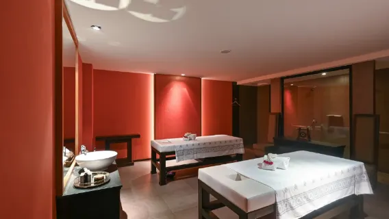 Featured tour starting at 1545 THB: Health Land Spa at Asoke | Bankok