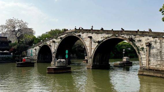 Passeio de Um Dia pelo Grande Canal de Hancheu: Barco Aquático, Ponte Antiga e Ruas Culturais