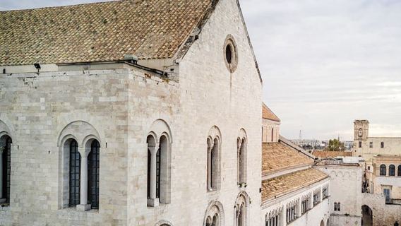 Bari: St. Nicholas Basilica and Crypt Guided Tour