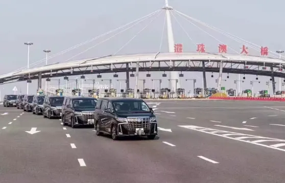 【粵港澳跨境包車】香港/深圳澳門珠海廣州/兩地牌/三地牌跨境接送||快速通關港澳關免下車/香港機場快線接送