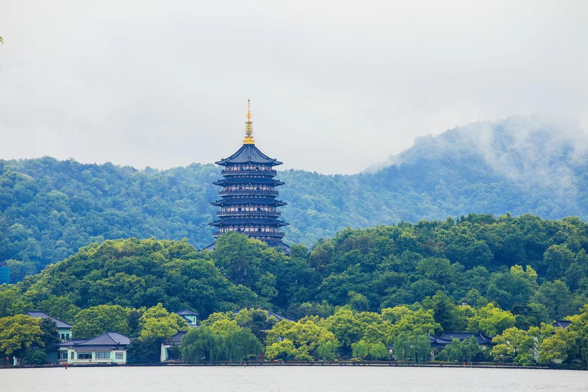 West Lake in Hangzhou|Bilingual guided tour service in Chinese and English, 1-on-1 private tour (no join-in tours), Leifeng Tower, West Lake (leisure travel only)