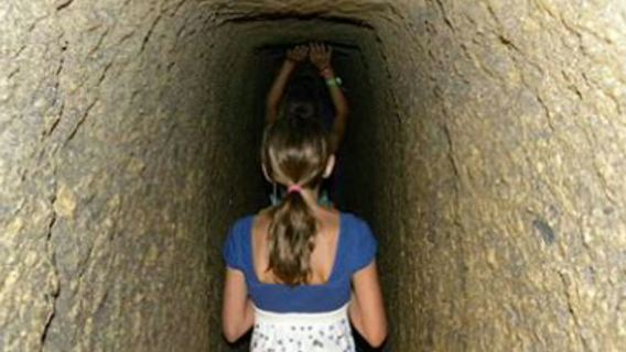 Tur Terpandu di Bawah Tanah Kawasan Spanyol: