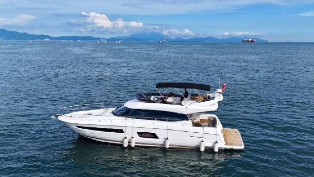 【深圳遊艇出海】深圳大梅沙68英尺進口豪華三層飛橋遊艇包船出海