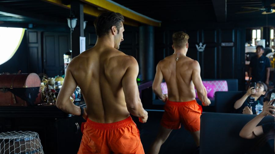 泰國芭堤雅體驗潛水浮潛7小時【格蘭島黑珍珠復古木船海盜船海釣遊艇落日泳池派對一日遊】