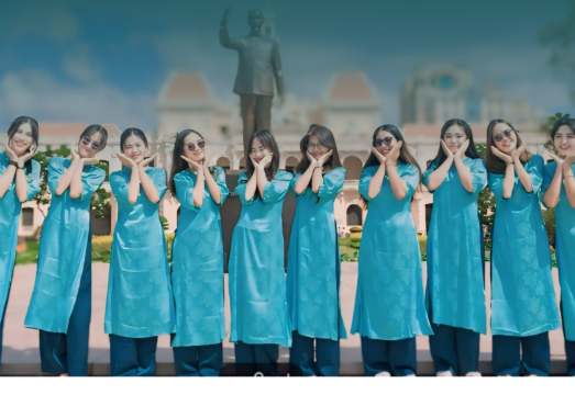 Street Food & Sightseeing on Scooter Tour in Ho Chi Minh City | Female Rider Optional