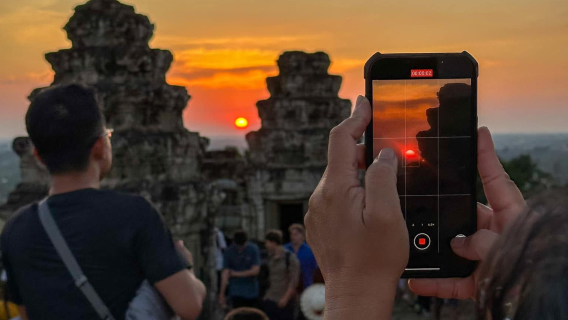 Tur Harian Klasik Angkor Wat dengan Matahari Terbenam