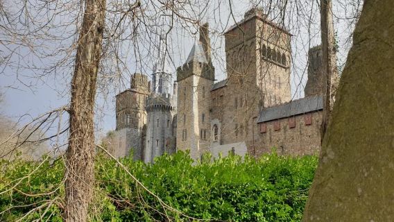 จากคาร์ดิฟฟ์: ทัวร์อ่าวคาร์ดิฟฟ์และเวลออฟกลามอร์แกน