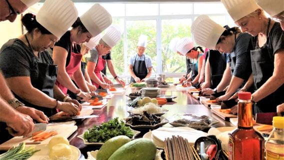 Hà Nội: Tham quan chợ phố cổ và lớp học nấu ăn kèm bữa ăn