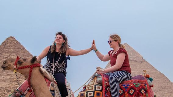 Giza: Female Guided Pyramids and Egyptian Museum Tour