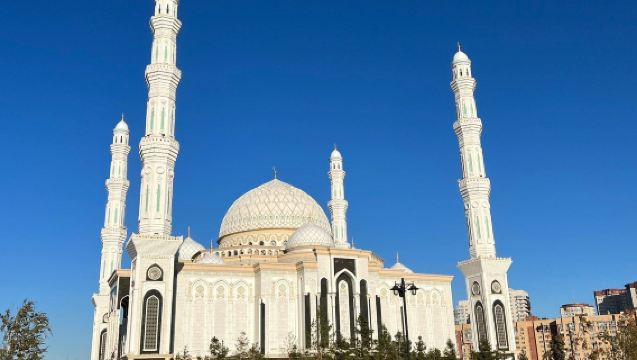 哈薩克斯坦全境 旅遊陪同翻譯 展會翻譯 當地自由行地接 接機 （可私人訂製）