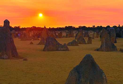 Pinnacles + Lobster Shack one-day tour in Perth, Western Australia [Chinese/Mandarin/English Perth City Pickup] AUD 284.12