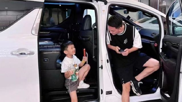 Cross-border private charter from Hong Kong and Macau to Guangdong Province | 7-seater comfortable van with door-to-door service | Direct access to multiple cities in the Greater Bay Area
