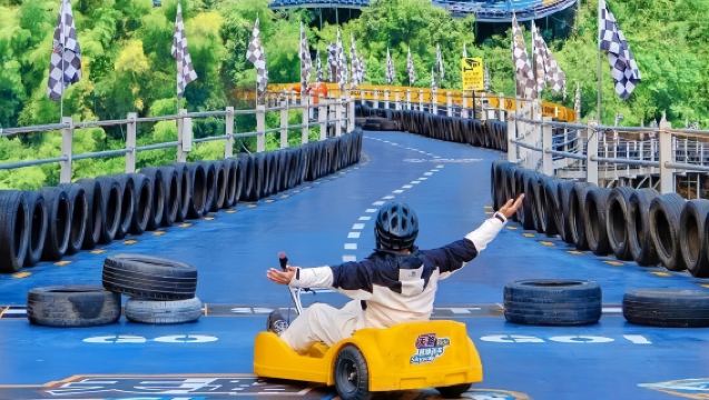 Hangzhou & Shanghai ke Taman OMG: Perjalanan Persendirian, Drift & Lawatan Gua