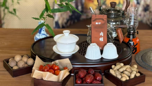 Tè Kung Fu per due nella città antica di Zhangzhou - Tè bollito attorno al braciere