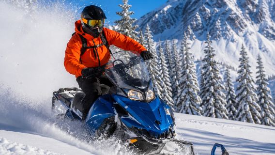 Tour di un giorno in partenza da Sapporo: lago Toya in Hokkaido + snowmobile + lago Shikotsu + vista notturna del Monte Moiwa