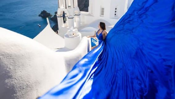 Santorini: Oia Private Flying Dress Photoshoot