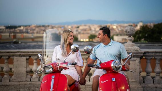 Rome: Vespa Tour City Center Pickup with photoshoot