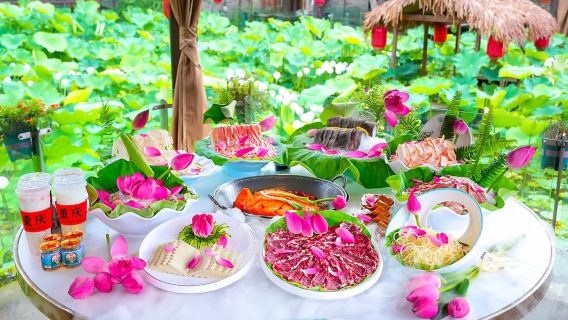 Chongqing Xianlongjing Hot Pot Grand View Garden · Nanshan Branch (Nanshan garden lotus pond + authentic old hot pot + night view show photo spot)
