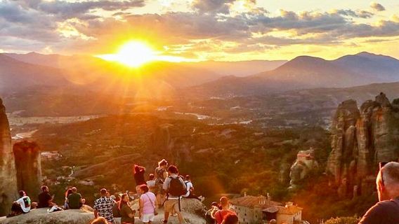 Meteora: Half-Day Guided Sunset Tour + Transfers