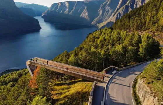 挪威+松恩峽灣+弗洛姆小火車+沃斯小鎮+艾於蘭峽灣包車遊