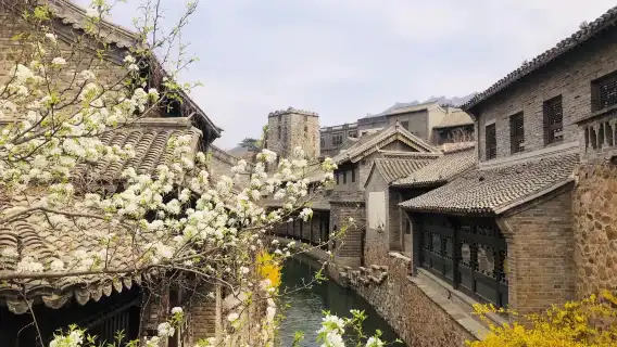 Beijing:Jinshanling Great Wall with Night Tour to Gubei Water Town and Simatai Great Wall 