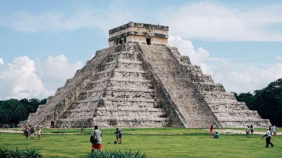 Chichén Itzá, Cenote & Valladolid: Guided Tour, Entry Ticket, Transfer + Lunch